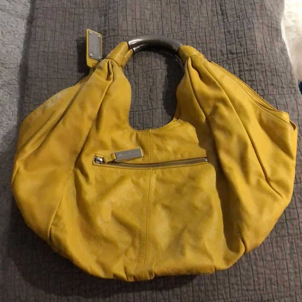 Kenneth Cole Mustard bag . - Picture 2 of 6